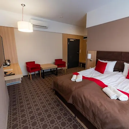 호텔 Nad Czernica 3*